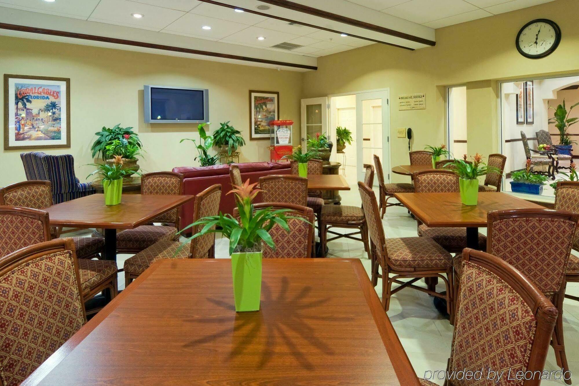 Holiday Inn Express & Suites Miami Kendall By Ihg Country Walk Exterior foto